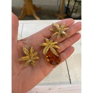 Vintage Sarah Coventry pineapple/pineapple crown brooch and earrings set